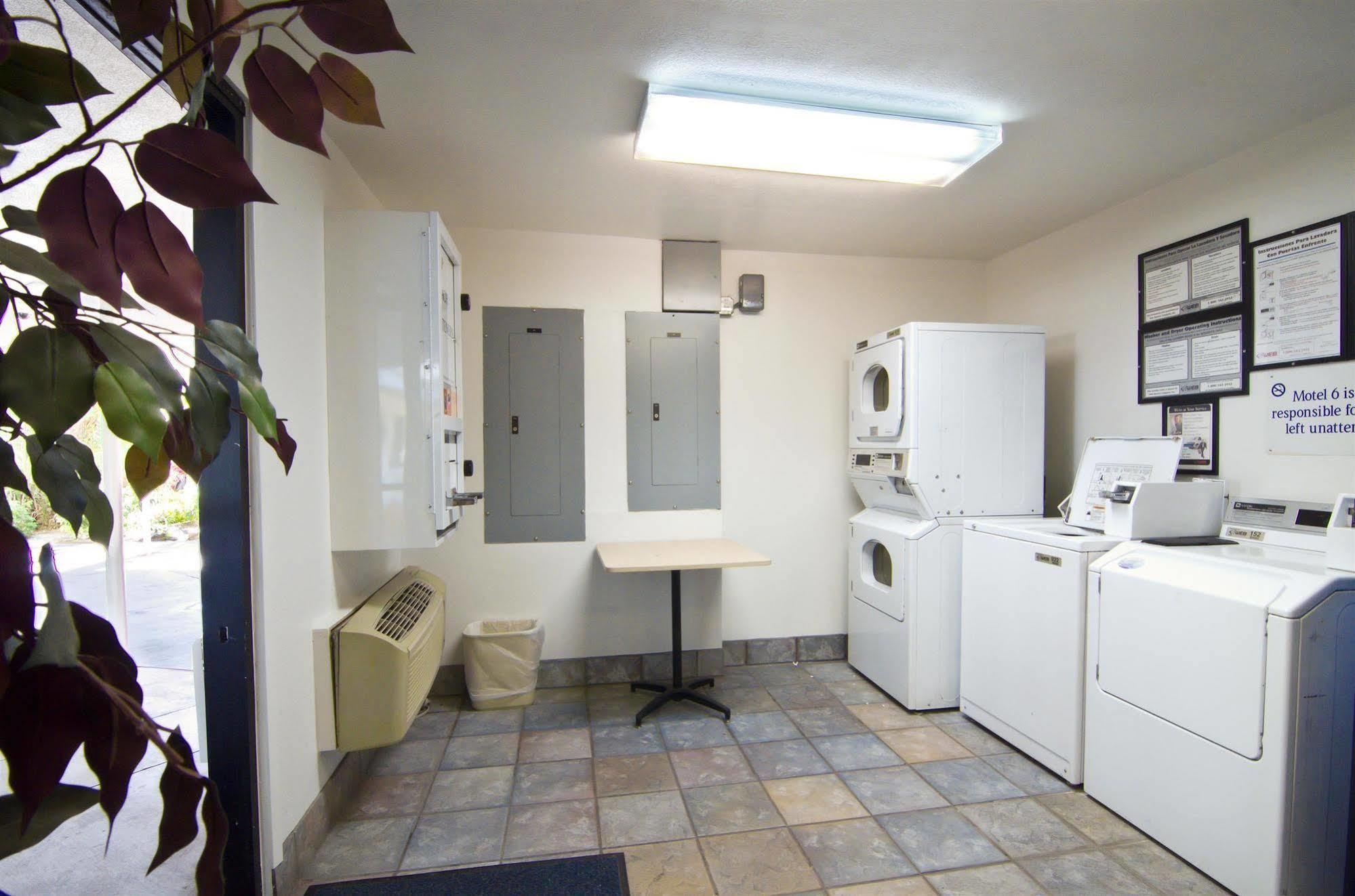 Motel 6-Palm Springs, Ca - East - Palm Canyon Luaran gambar